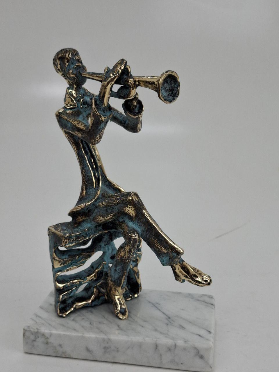 მესაყვირე, ხედი 1
